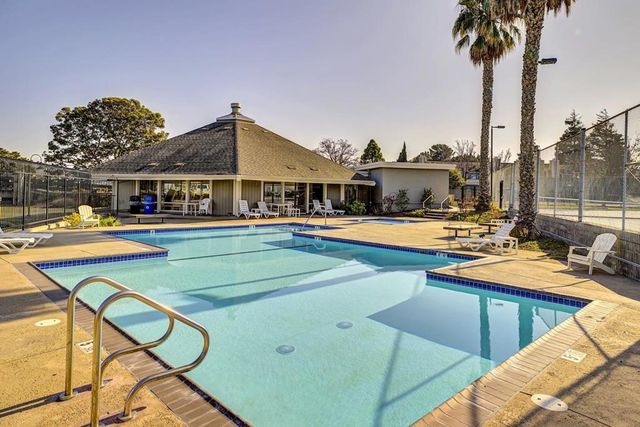 857 Canis Lane, Foster City, CA 94404