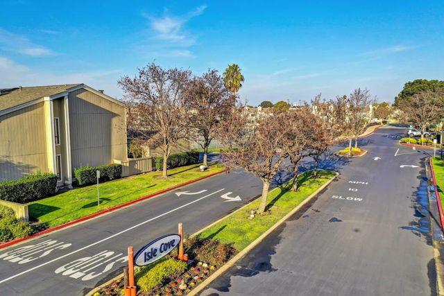 857 Canis Lane, Foster City, CA 94404