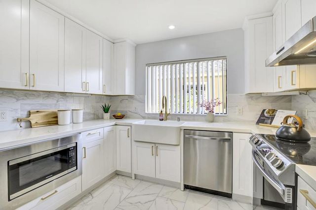 857 Canis Lane, Foster City, CA 94404