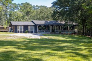 696 Phillips Drive, Freeport, FL 32439