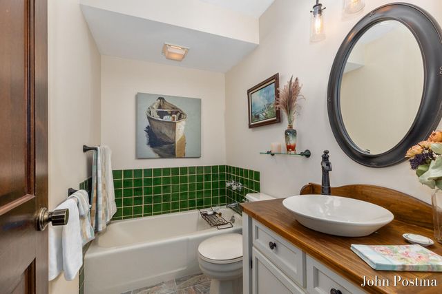7786 Thornapple Bayou Drive, Grand Rapids, MI 49512