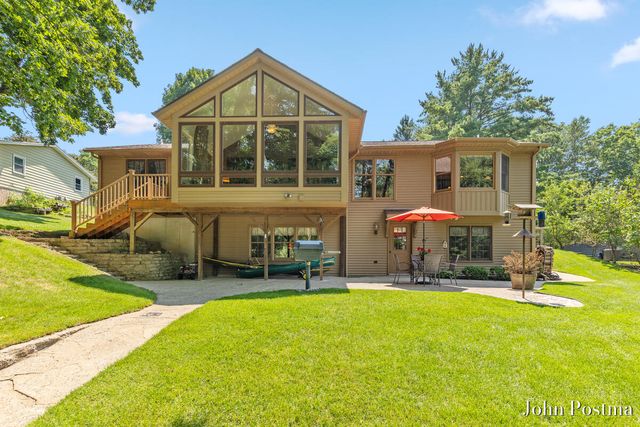 7786 Thornapple Bayou Drive, Grand Rapids, MI 49512