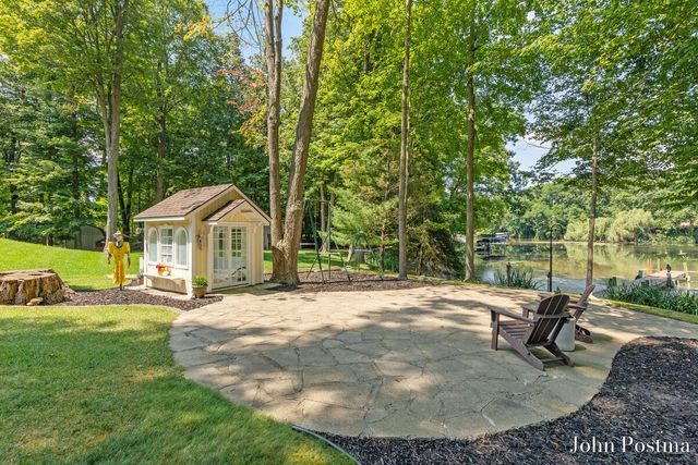 7786 Thornapple Bayou Drive, Grand Rapids, MI 49512