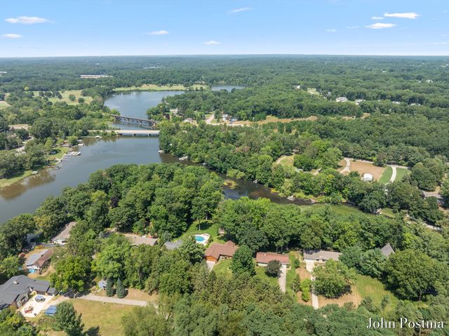 7786 Thornapple Bayou Drive, Grand Rapids, MI 49512