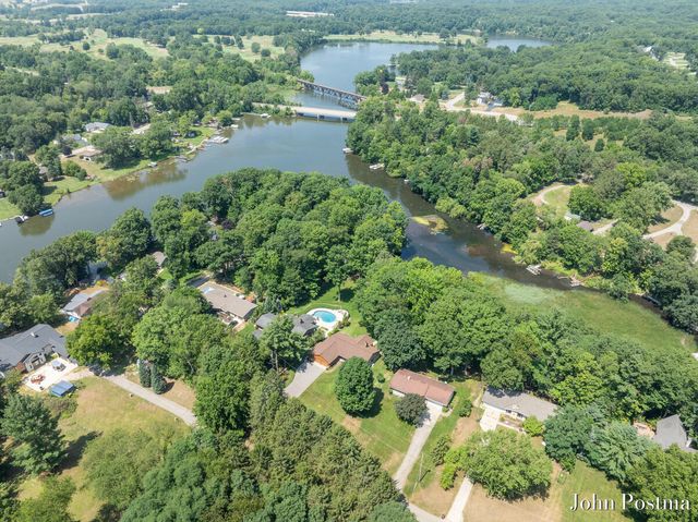 7786 Thornapple Bayou Drive, Grand Rapids, MI 49512