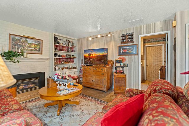 3909 Fieldcrest Ct, Modesto, CA 95355