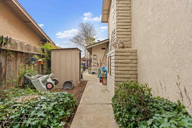 3909 Fieldcrest Ct, Modesto, CA 95355