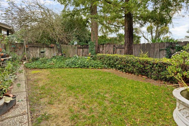 3909 Fieldcrest Ct, Modesto, CA 95355