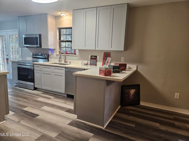 10373 Woolmarket Lake Road, Biloxi, MS 39532