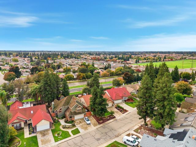 1845 E Evergreen Court, Visalia, CA 93292