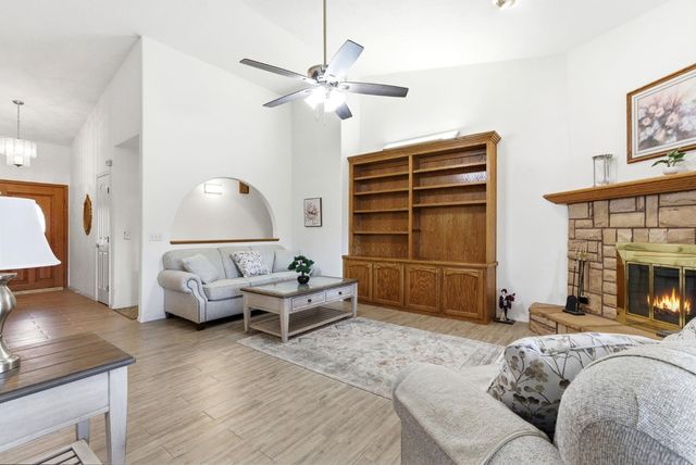 1845 E Evergreen Court, Visalia, CA 93292