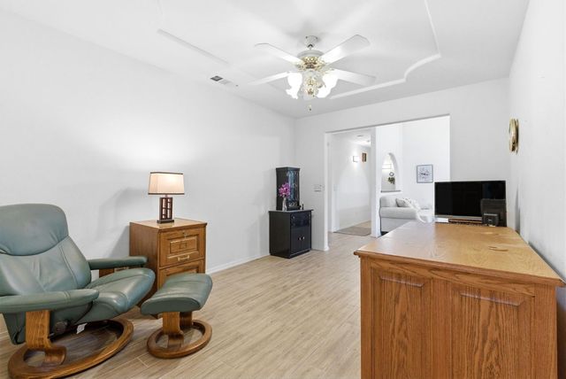 1845 E Evergreen Court, Visalia, CA 93292