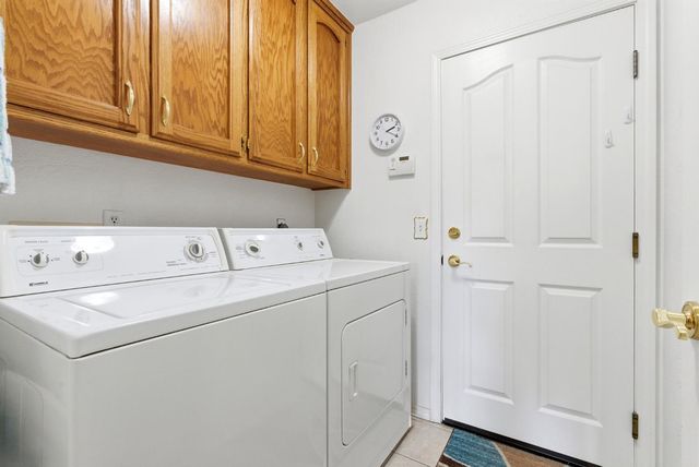 1845 E Evergreen Court, Visalia, CA 93292