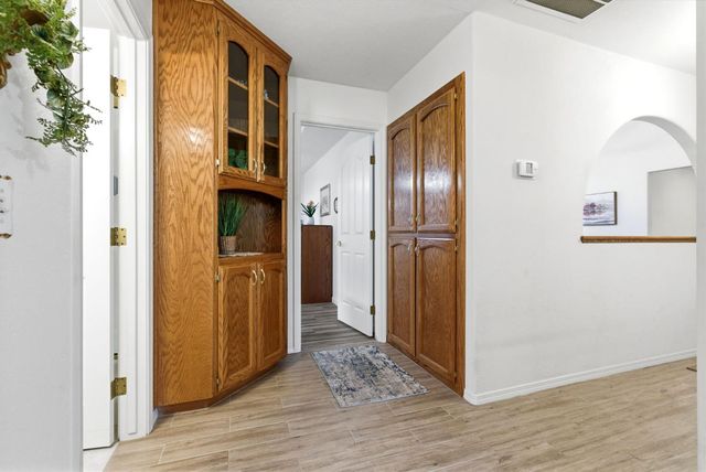 1845 E Evergreen Court, Visalia, CA 93292