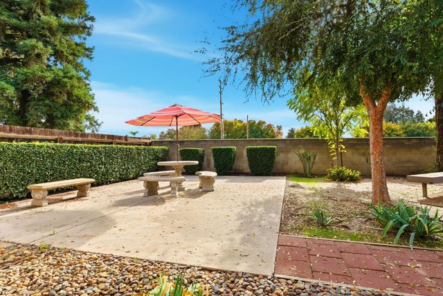 1845 E Evergreen Court, Visalia, CA 93292