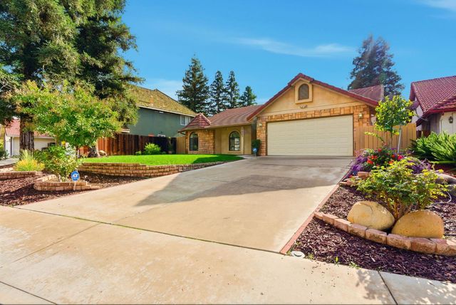 1845 E Evergreen Court, Visalia, CA 93292