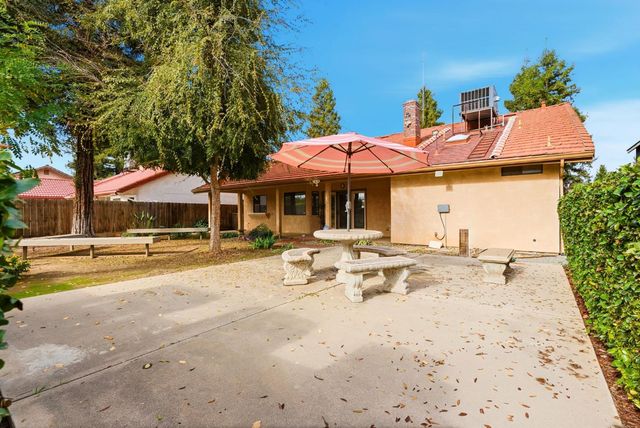 1845 E Evergreen Court, Visalia, CA 93292