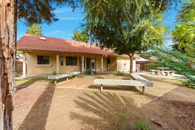 1845 E Evergreen Court, Visalia, CA 93292