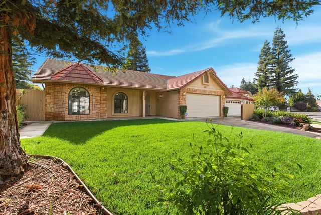 1845 E Evergreen Court, Visalia, CA 93292