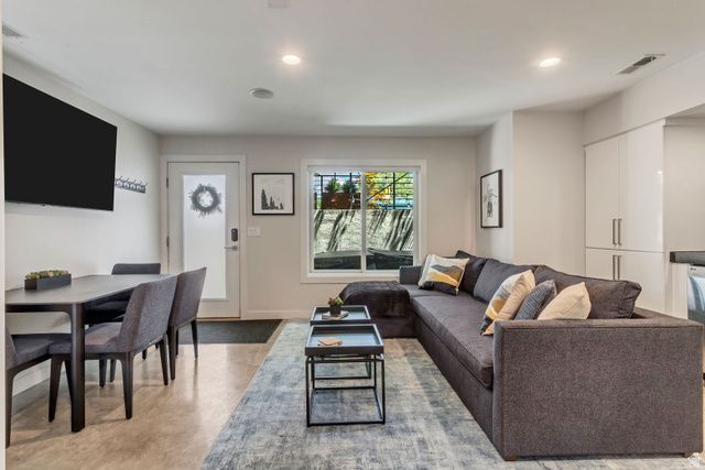 2444 S 900 E, Salt Lake City, UT 84106