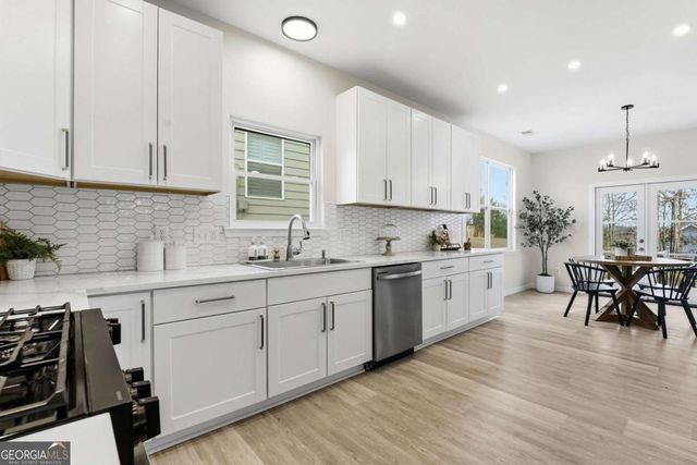 121 Camdyn Circle, Woodstock, GA 30188