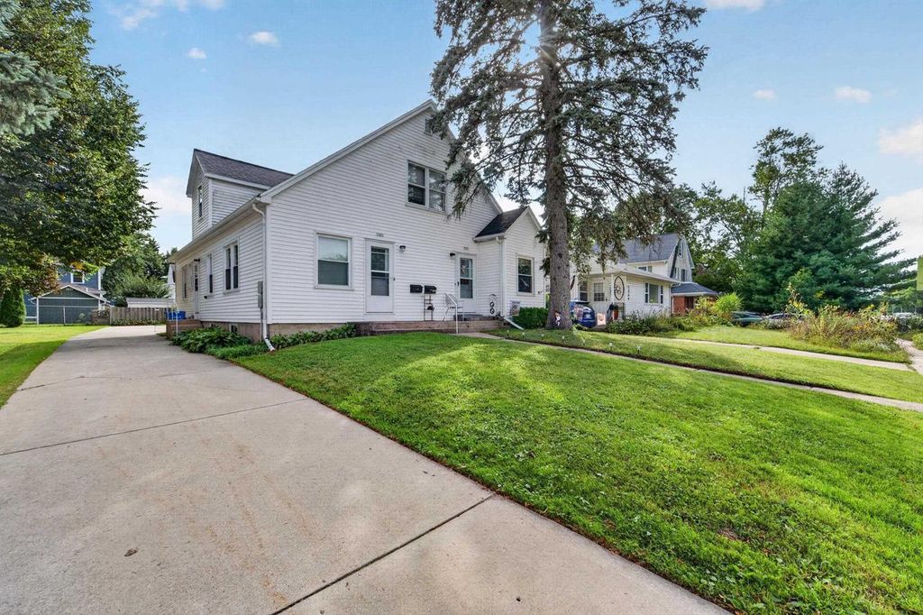 7205-7207 University Avenue, Middleton, WI 53562
