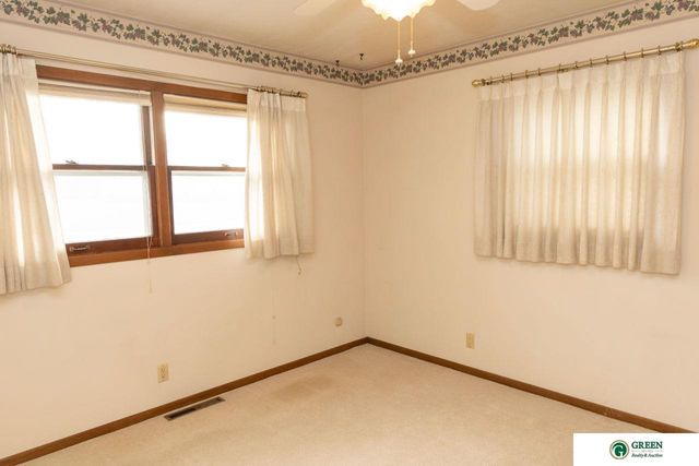 139 N Delaware Avenue, York, NE 68467