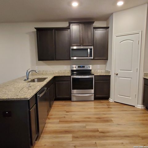 9206 FOXING BLFS, Converse, TX 78109