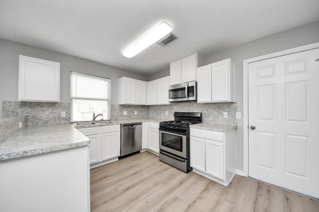 2438 Glenholly Park Drive, Sugar Land, TX 77498