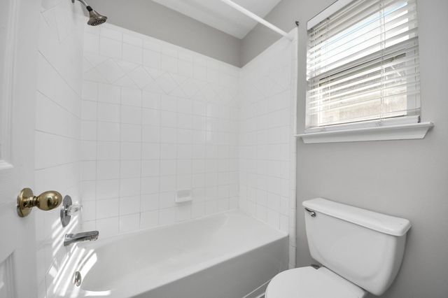 2438 Glenholly Park Drive, Sugar Land, TX 77498