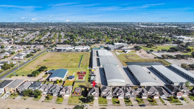 2438 Glenholly Park Drive, Sugar Land, TX 77498