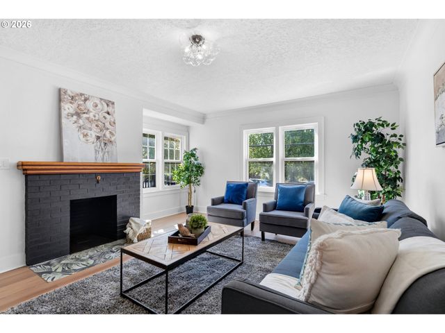 2641 Se 81ST Ave, Portland, OR 97206