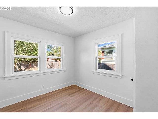 2641 Se 81ST Ave, Portland, OR 97206