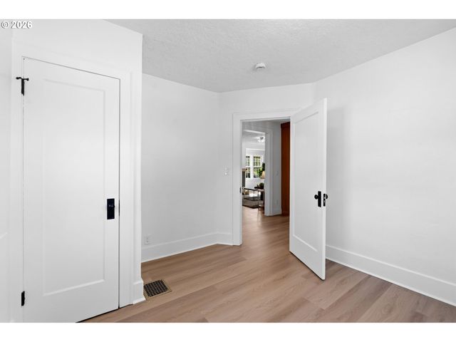 2641 Se 81ST Ave, Portland, OR 97206