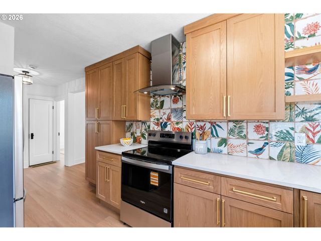2641 Se 81ST Ave, Portland, OR 97206