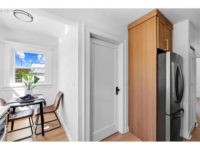 2641 Se 81ST Ave, Portland, OR 97206