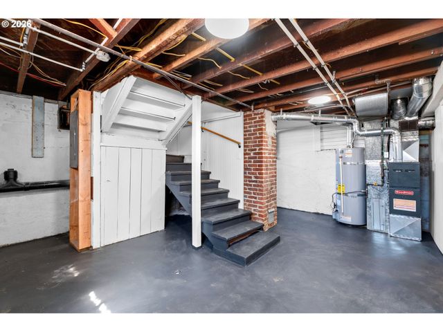 2641 Se 81ST Ave, Portland, OR 97206