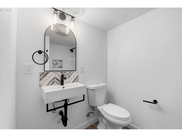 2641 Se 81ST Ave, Portland, OR 97206