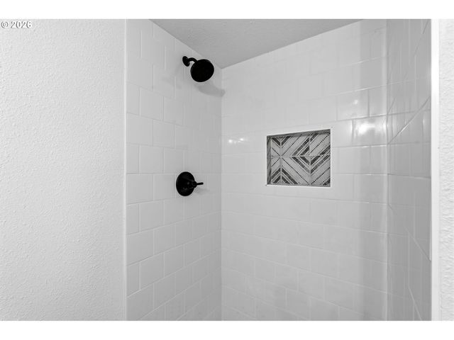 2641 Se 81ST Ave, Portland, OR 97206