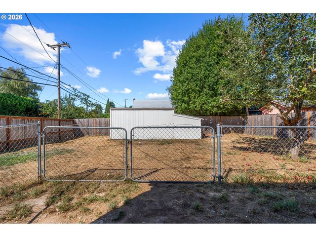 2641 Se 81ST Ave, Portland, OR 97206