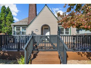 2641 Se 81ST Ave, Portland, OR 97206