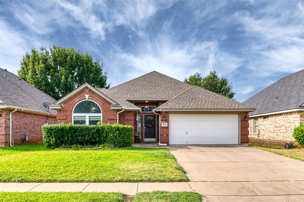 9094 Saranac Trail, Fort Worth, TX 76118 — exterior