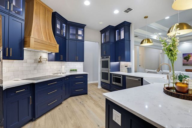560 SAXET TRL, Spring Branch, TX 78070
