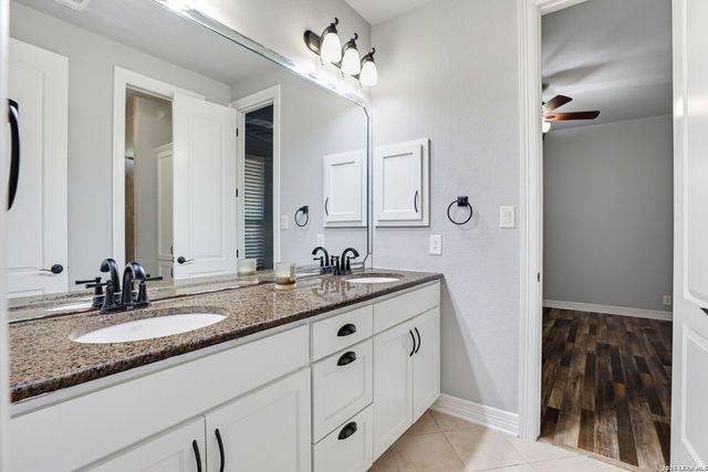 560 SAXET TRL, Spring Branch, TX 78070