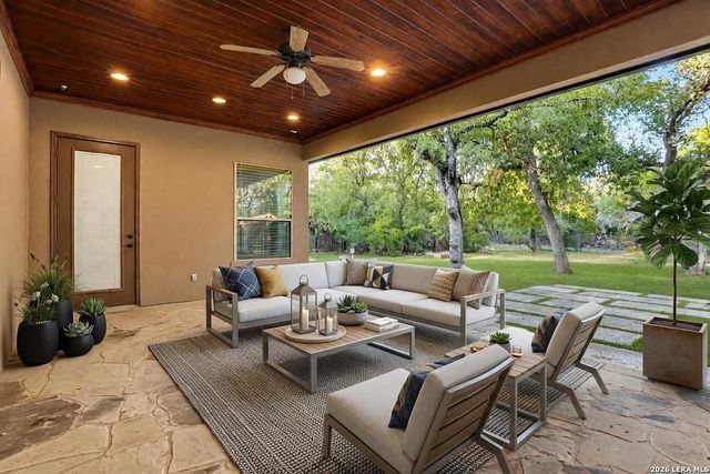 560 SAXET TRL, Spring Branch, TX 78070