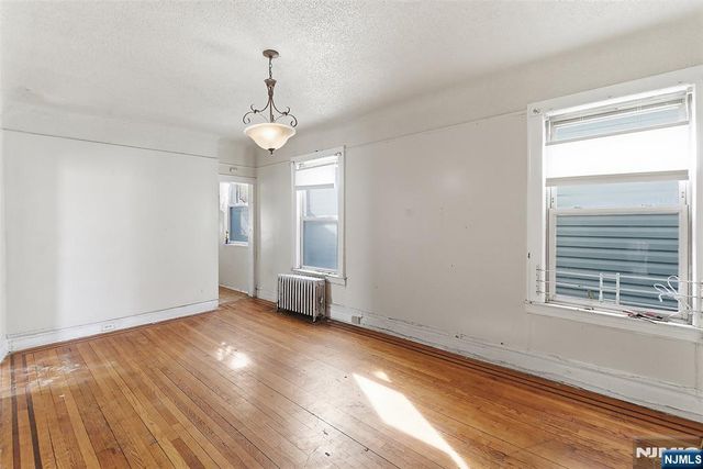 305 Clifton Avenue, Newark, NJ 07104