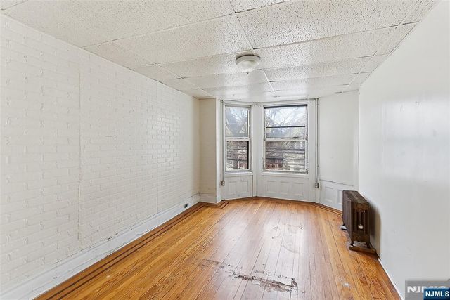 305 Clifton Avenue, Newark, NJ 07104