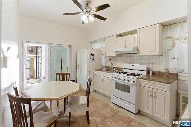 305 Clifton Avenue, Newark, NJ 07104