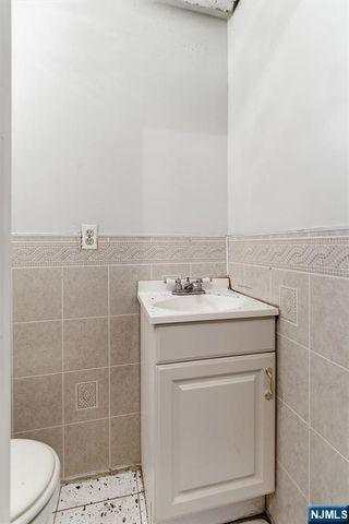 305 Clifton Avenue, Newark, NJ 07104