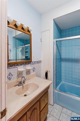 305 Clifton Avenue, Newark, NJ 07104